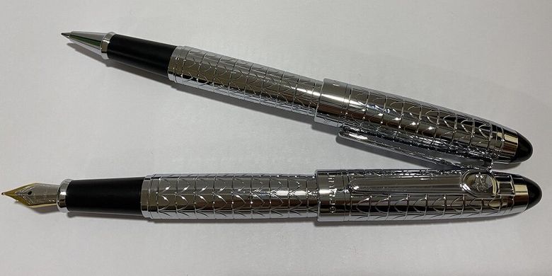 Набор ручка перо + роллер 196 в подарочном футляре, черная + серебро (032043) фото